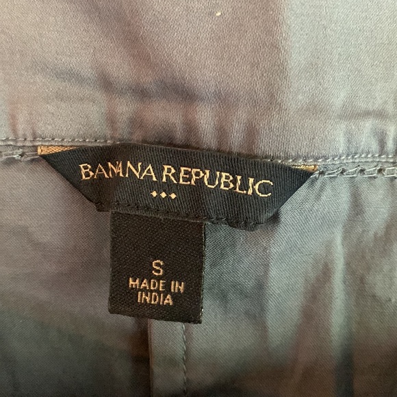 Banana Republic factory blouse. Size small - Picture 3 of 4